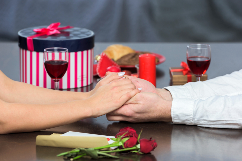 valentine week  unique gift ideas to propose partner under fifty rupees 