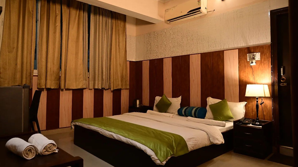 where to stay in ayodhya