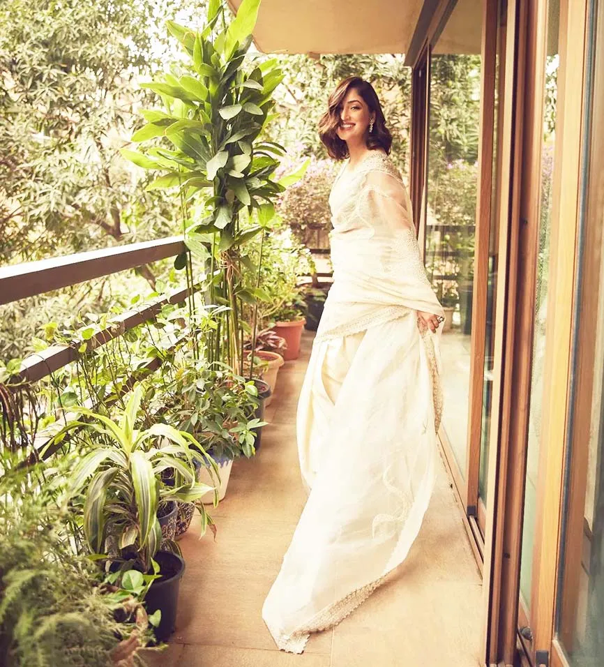 yami gautam balcony 