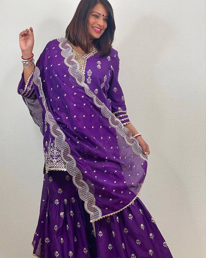Bipasha Basu Style Suit