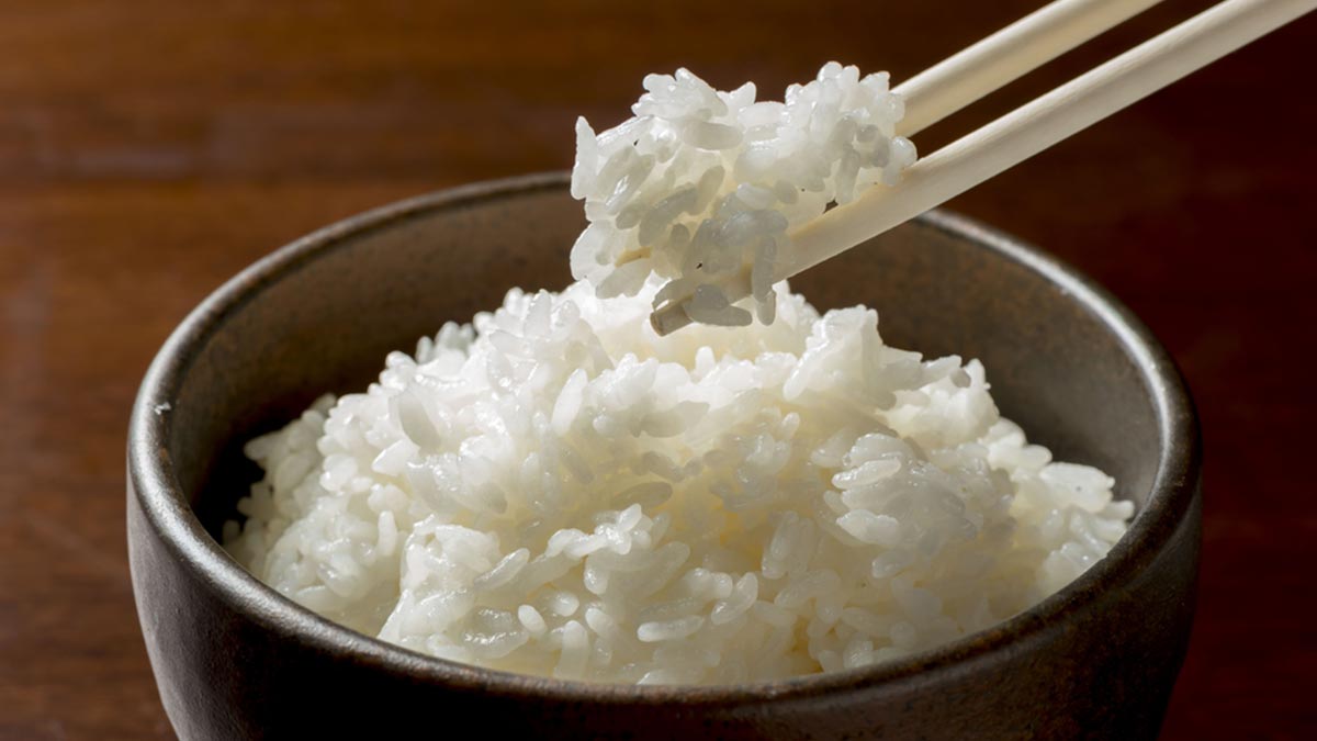 एकादशी के अगले दिन चावल खाना क्यों है शुभ? can we eat rice after ekadashi fast HerZindagi