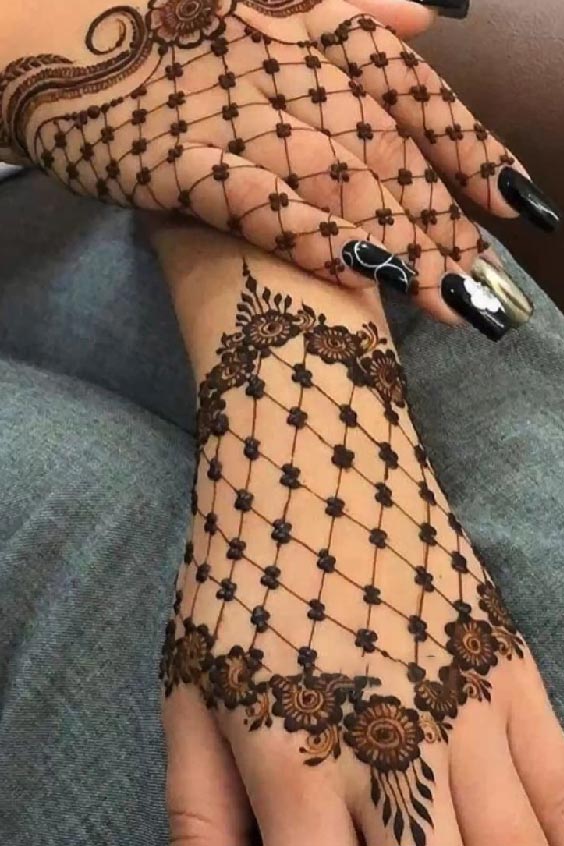 Criss Cross Mehndi Design