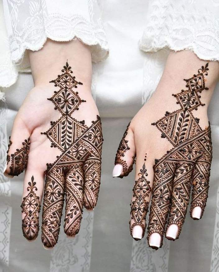 mehndi#floralmehnndi #easymehendi #arabicmehndi #stylishmehndi #gulfhenna  #aarumehndidesign #fronthandmehndi #hennasimple #hennaworld #h... |  Instagram