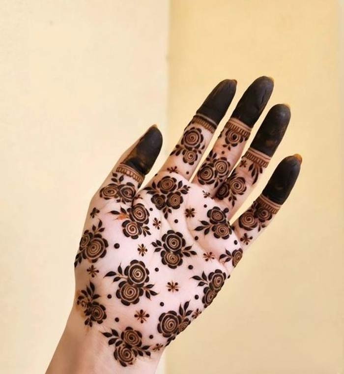 Minimal Floral Mehndi Design