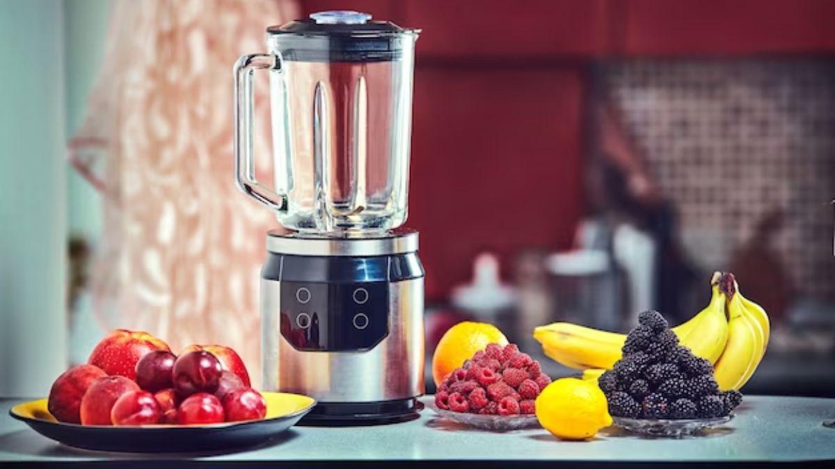 चटपटी चटनी से लेकर खड़े गर्म मसाले तक सब कुछ पिसेगा झटपट इन Philips Mixer Grinder में, जानें कीमत