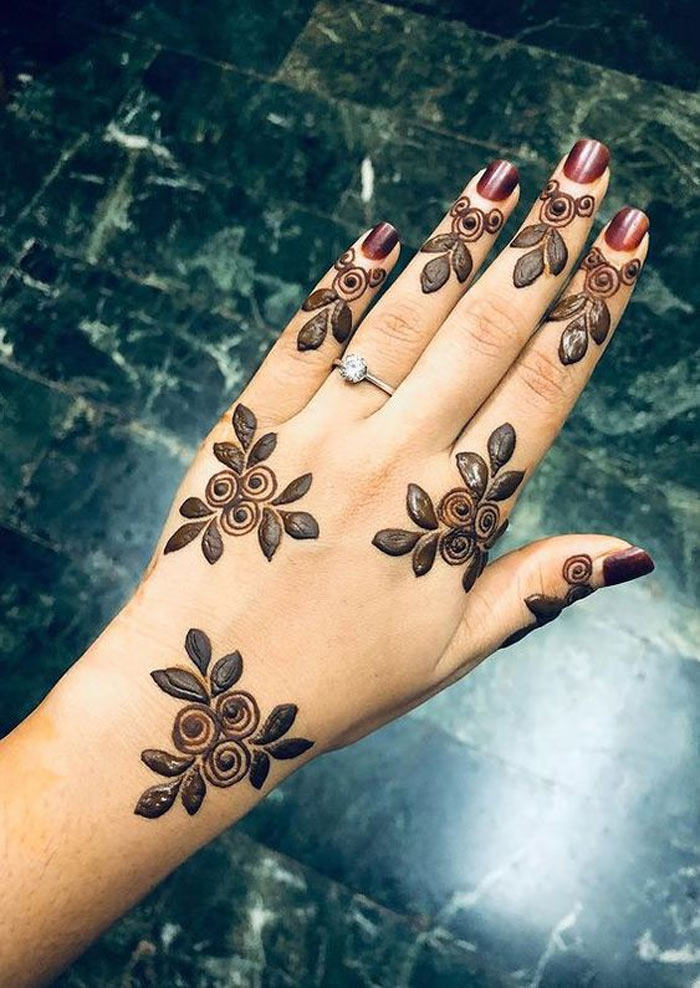 Floral Mehndi Designs Perfect For Bridesmaids Herzindagi Floral Mehndi Designs Perfect For Bridesmaids Herzindagi