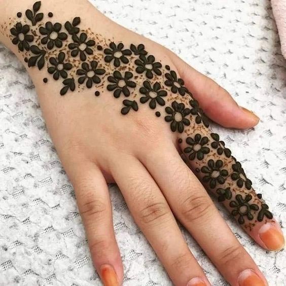 Small Florals Mehndi Design