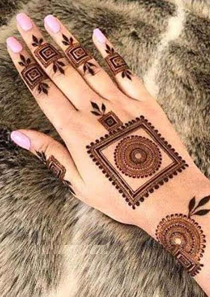 Square Shape Mehndi Design.. 🖤🖤#develrose00143 #foryou #fypシ #foryou... |  TikTok