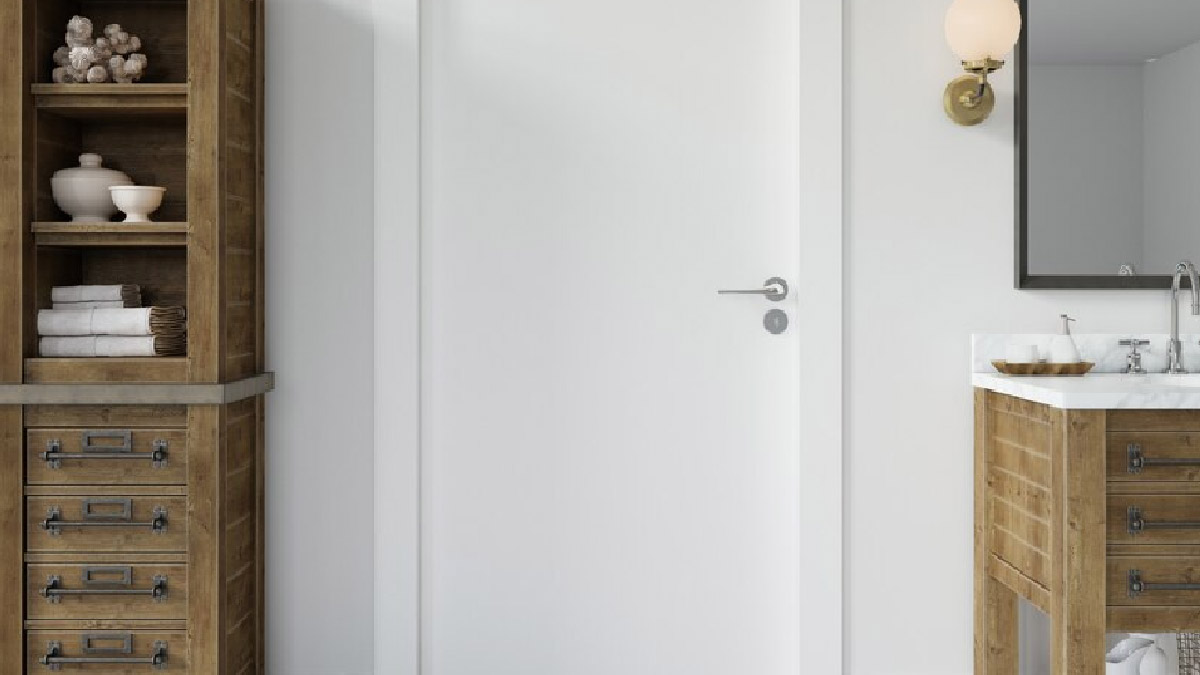 मुख्य द्वार के ठीक सामने हो टॉयलेट का दरवाजा, तो इन टिप्स से दूर करें