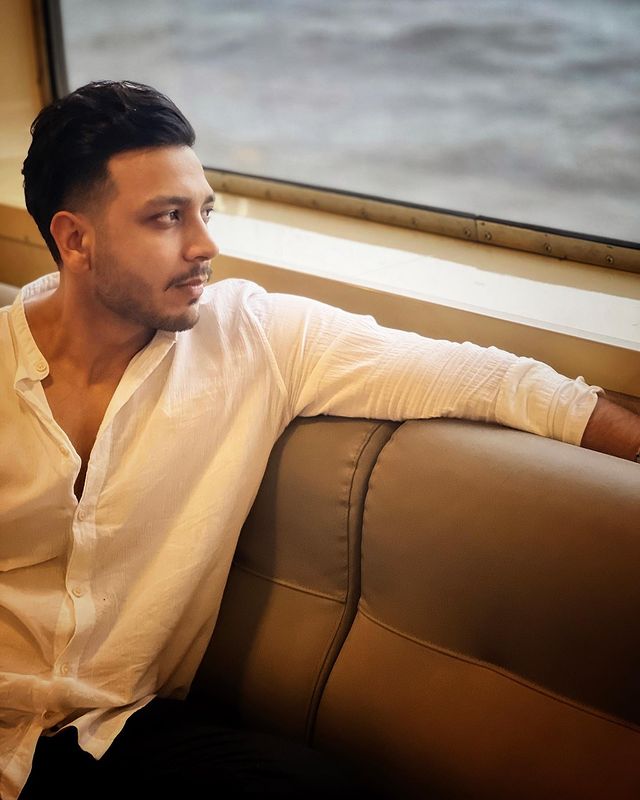 Who Is Vikas Parashar