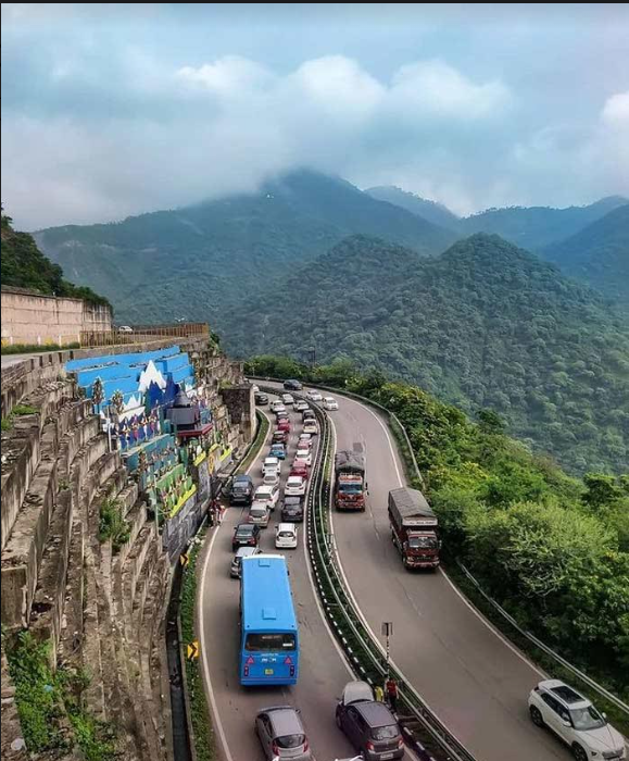 Why is Parwanoo famous in hindi