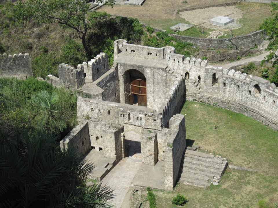 Why so famous kangra fort