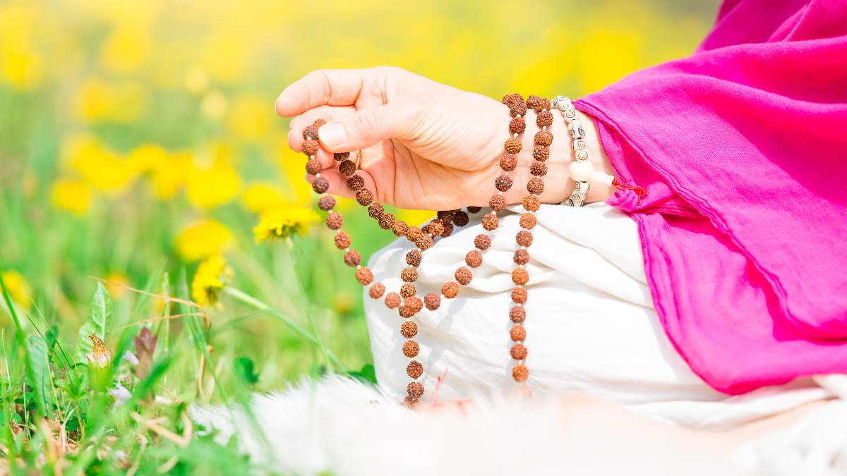 chant gayatri mantra