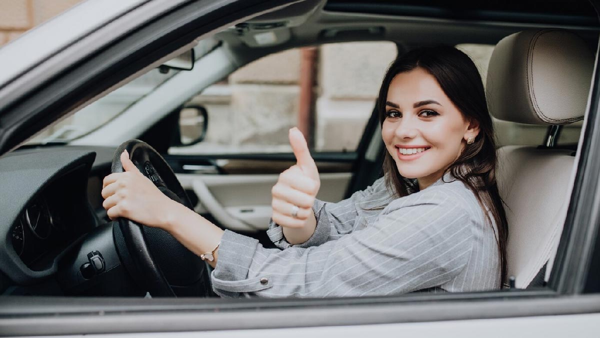 क्या आपको भी आता है कार चलाने का सपना? हो सकता है इस बात का संकेत | driving  car in dream meaning | HerZindagi