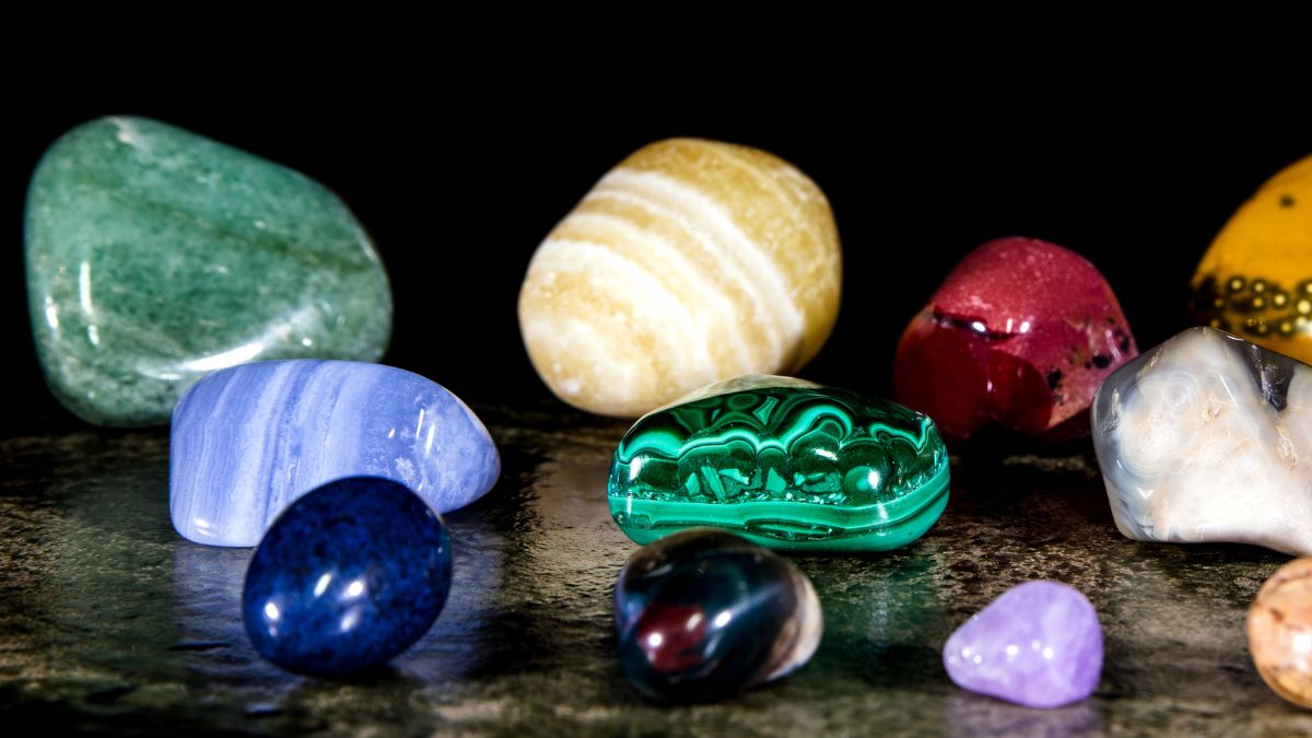 Expert Suggests 5 Gemstones You Can Wear To Attract Romantic Bliss