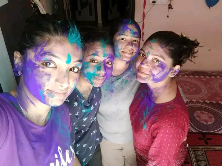 girlfriends give emotional support