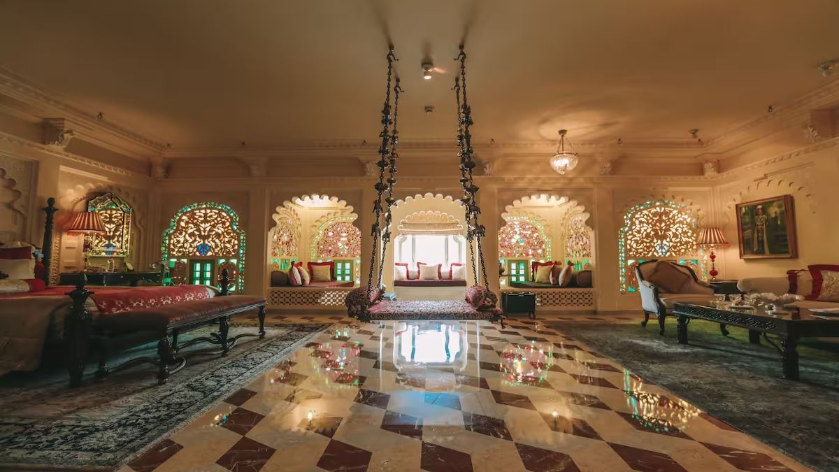 history of taj lake palace