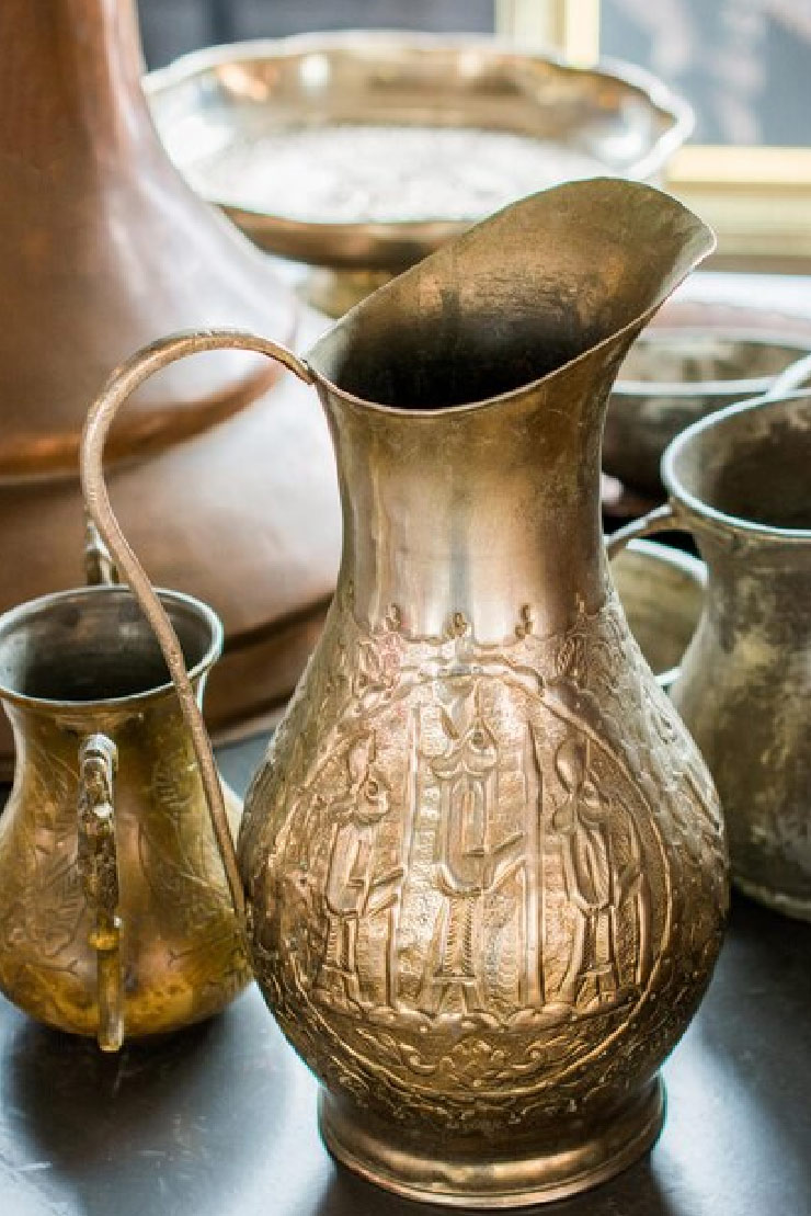 घर पर इस तरह बनाएं पीताम्बरी घोल, काला तांबे का जग भी चमकेगा नया जैसा