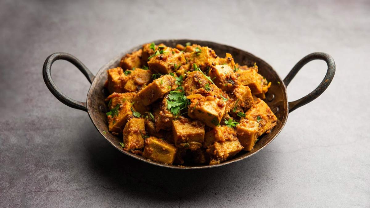 Paneer Dalna: Here's A Quick Recipe On This Iconically Indian Delicious Bengali Paneer Curry