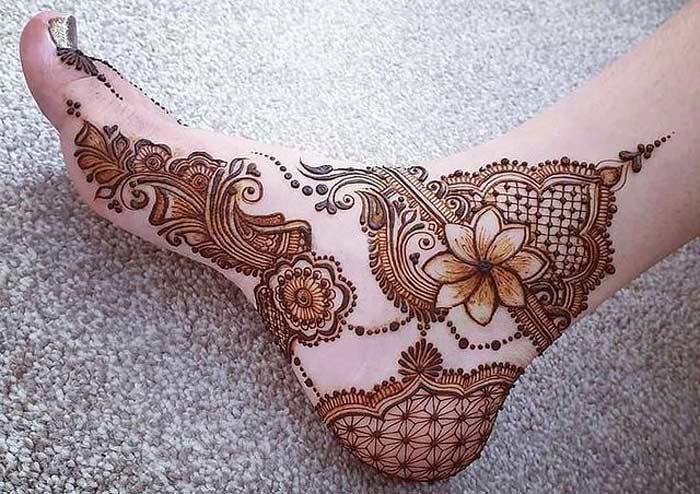 latest jewellery mehndi design for foot