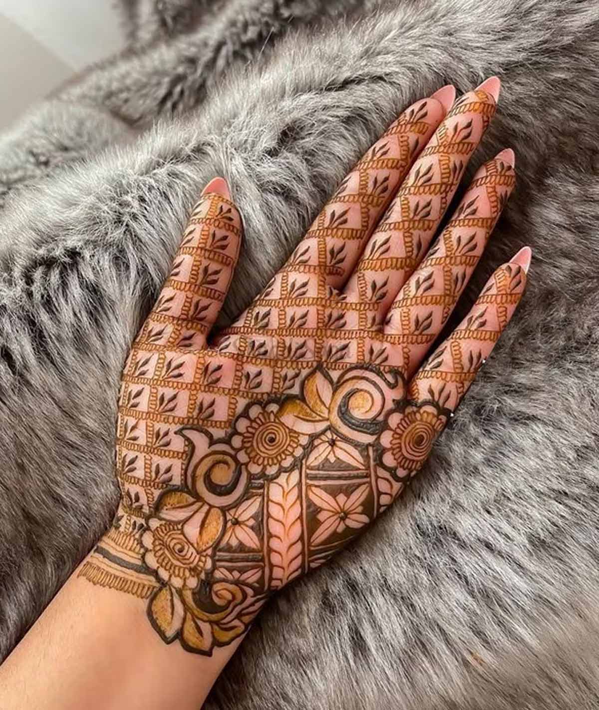 mehndi designs picture