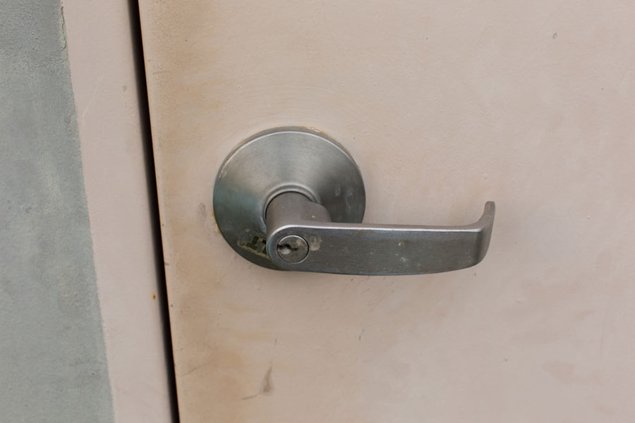 metal almari cleaning tips