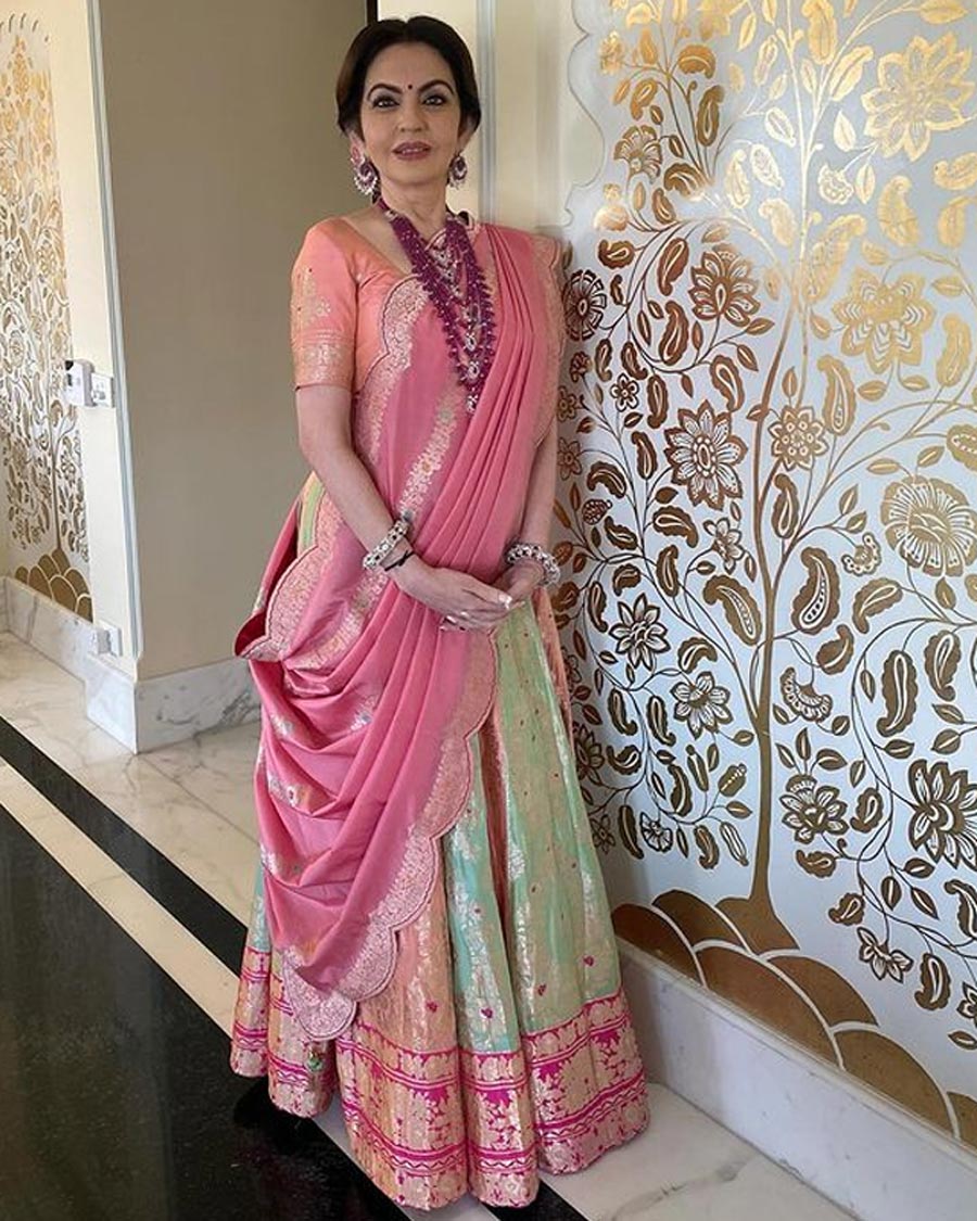 nita ambani latest lehenga look for  plus ladies