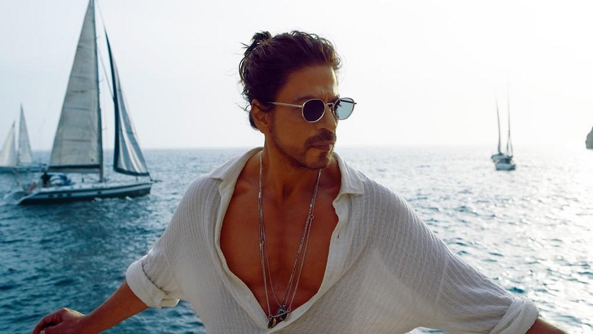 shah rukh khan meets with accident in los angeles