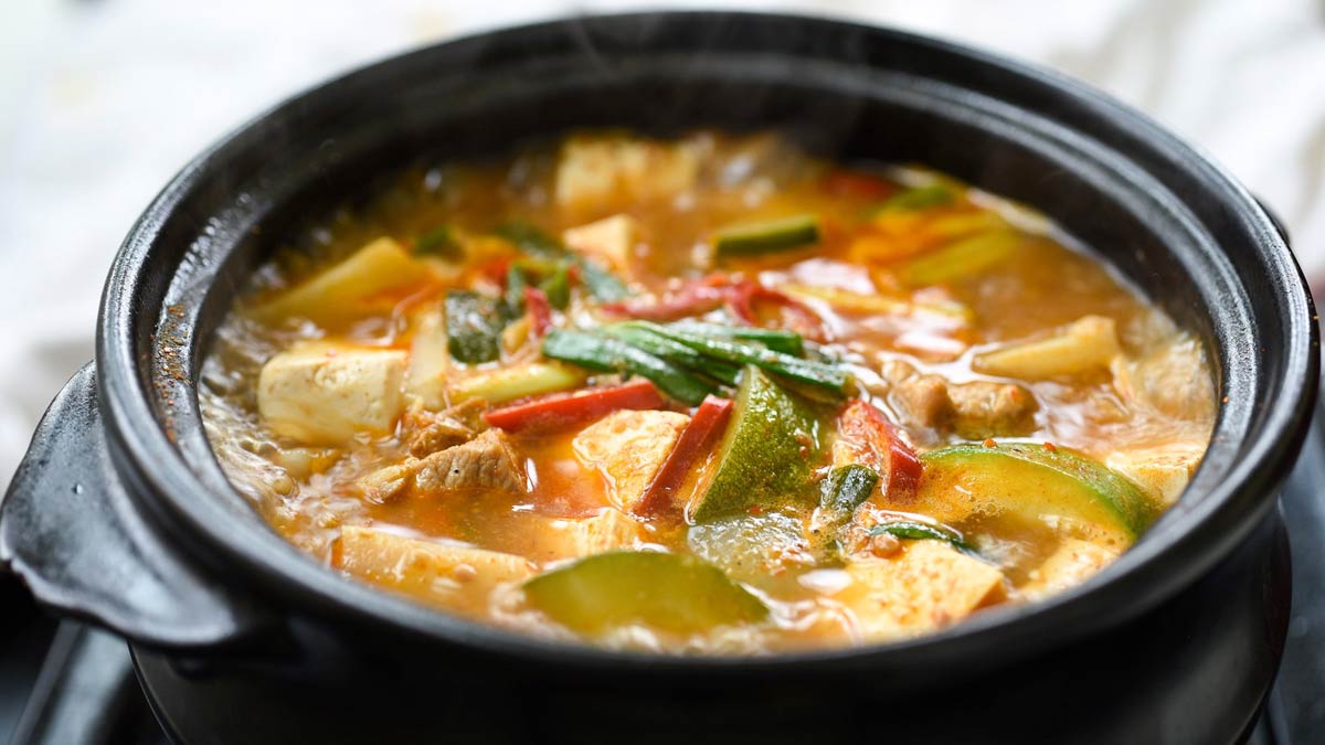 Doenjang-Jjigae Recipe: Get K-Obsessed With Korean Actor Lee Jong Suk Fav Korean Soybean Paste Stew