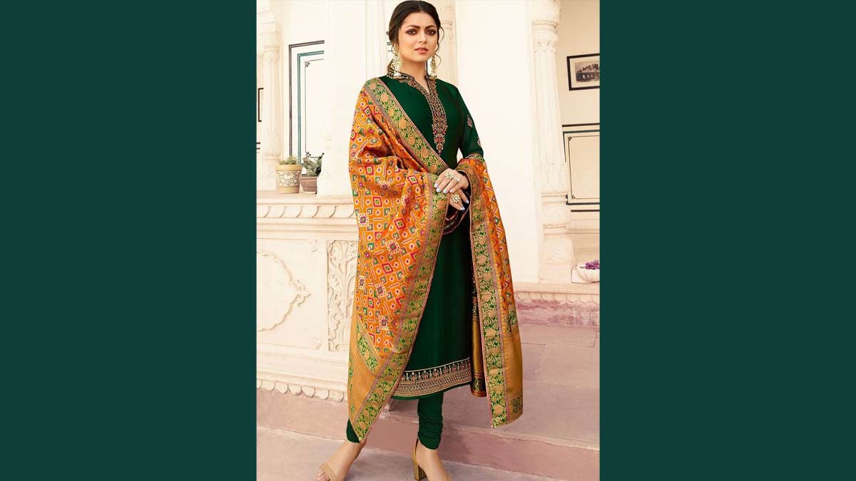 Contrast Green Suit Design