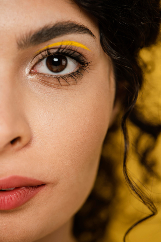 Floating Crease Graphic Eye Makeup Look