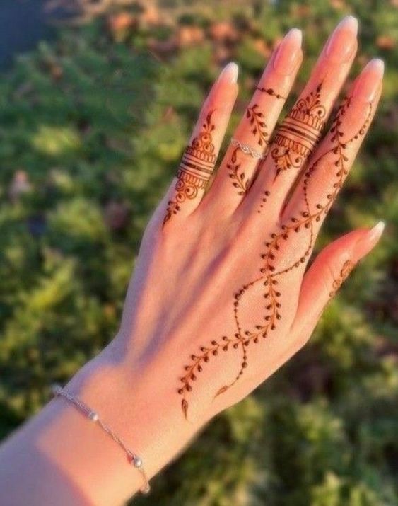 Minimal Sawan Special Mehndi