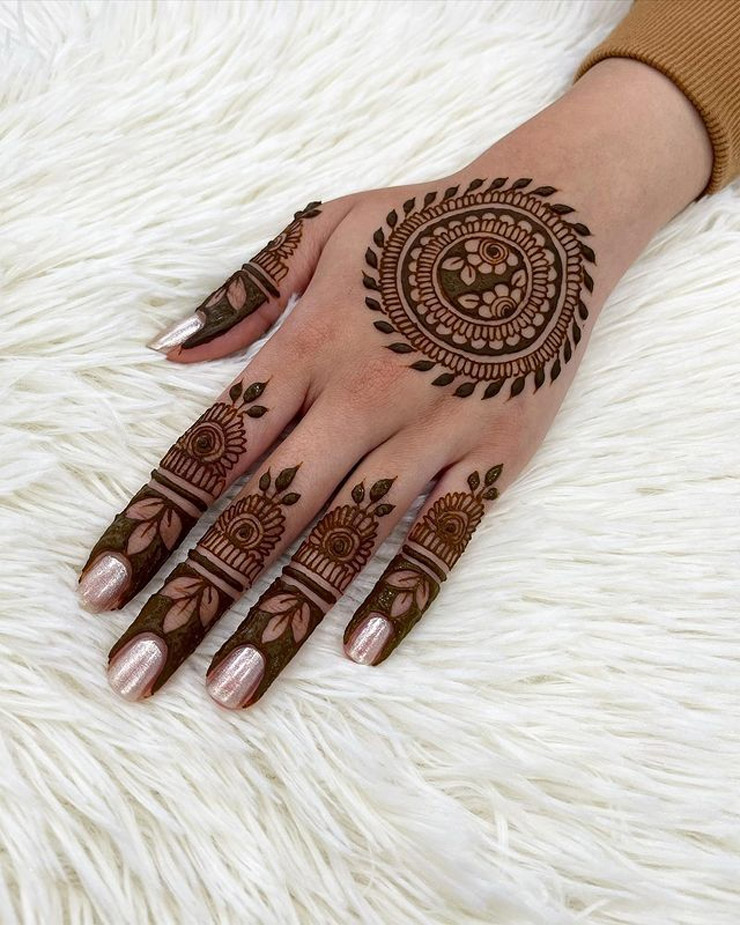 Modern Circle Mehndi Design