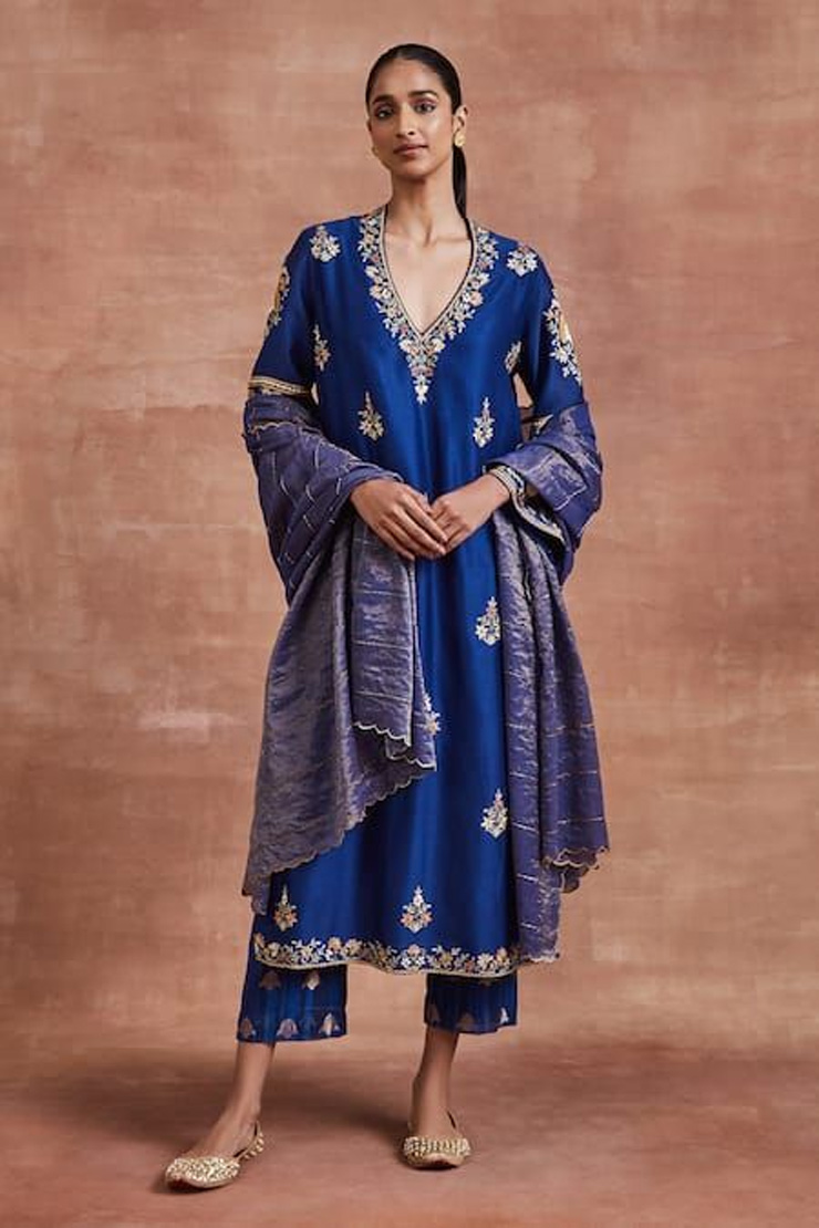 Oval Chanderi Suit Neck Designs