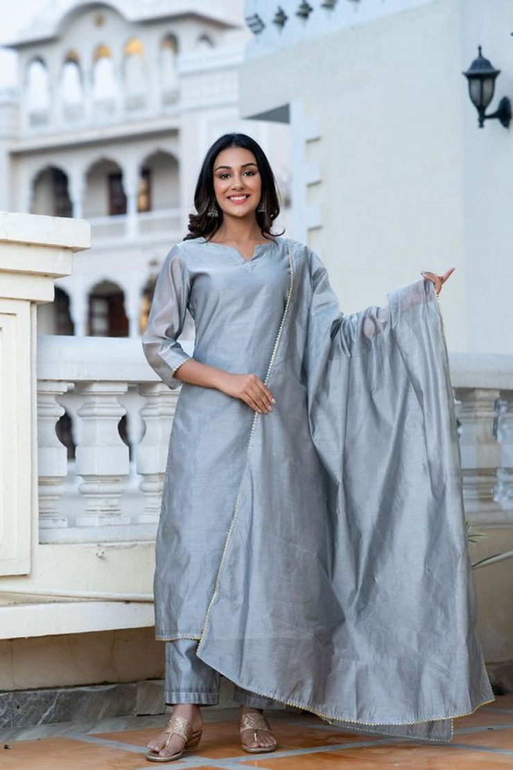 Simple Round Chanderi Suit Neck Designs