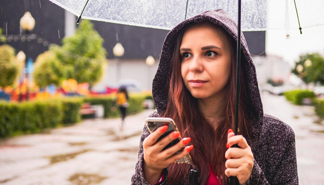 What to do if rain gets in your phone