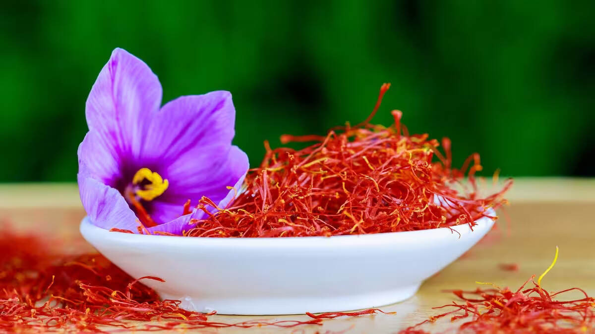 Saffron Benefits: குங்கமப்பூ ஆரோக்கிய நன்மைகள் | health benefits of ...