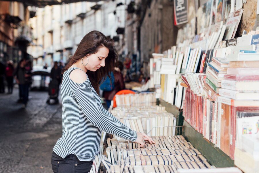 Delhi Book Market दिल्ली के इन मार्केट में मिलती हैं सबसे सस्ती