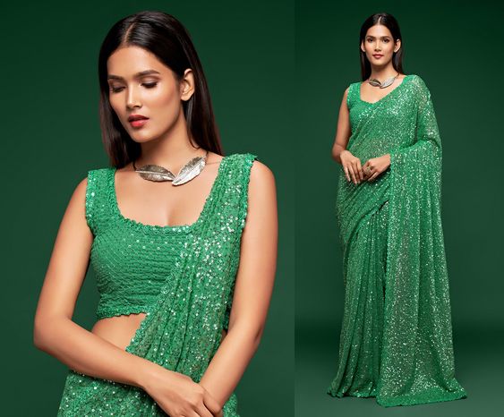 choker contrast jewellery with green saree