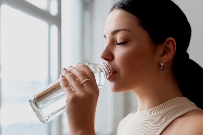 cold or hot which water is best for health in daily morning on an empty stomach