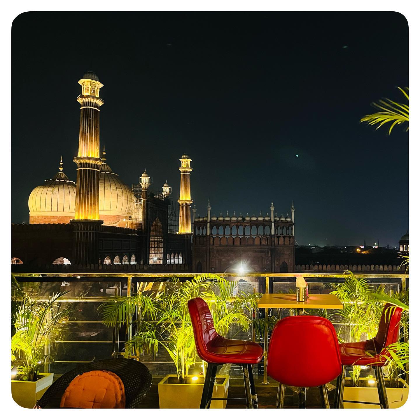 delhi restaurant with view The Minar Cafe