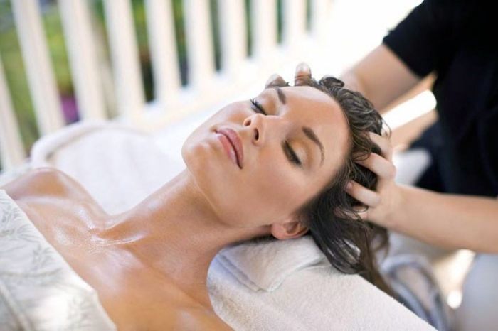 how many days in a week should apply hair oil for woman 