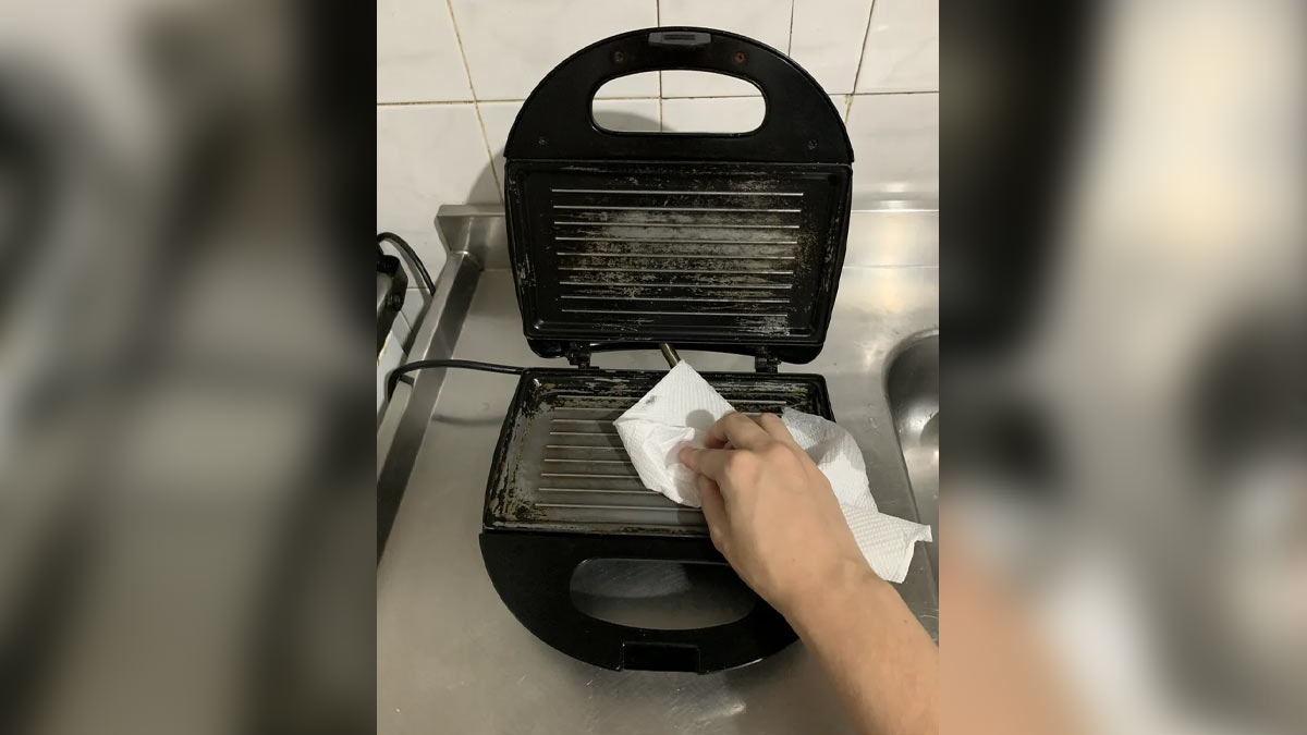 How to clean sandwich toaster sale