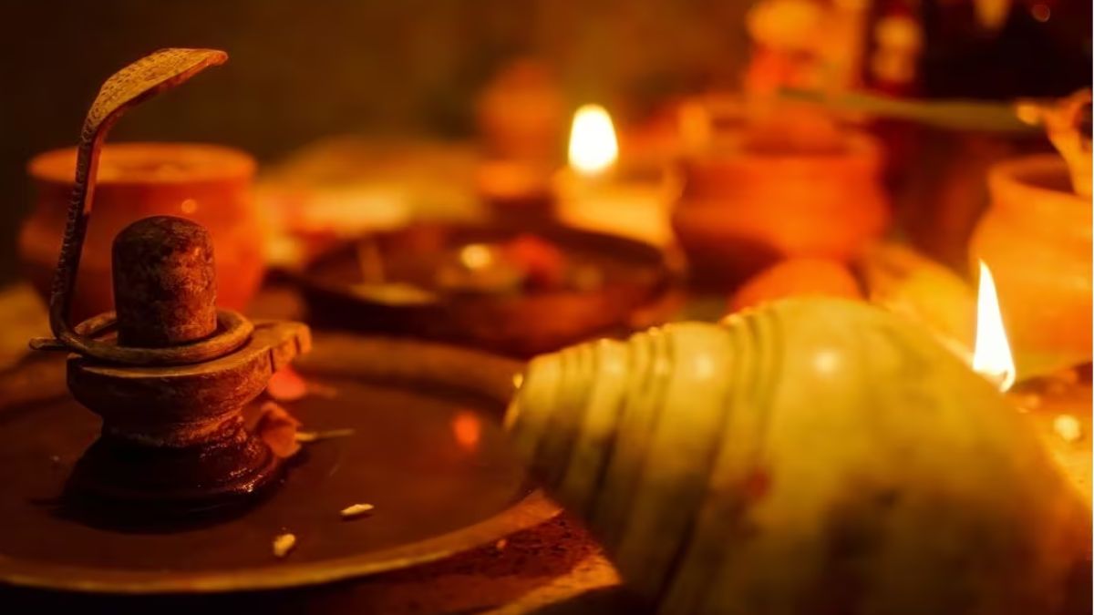 sawan ke pehle pradosh vrat  par kaun sa diya jala sakte hain