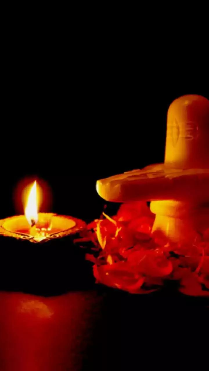 sawan ke pehle pradosh vrat  par kaun sa diya jalana chahiye