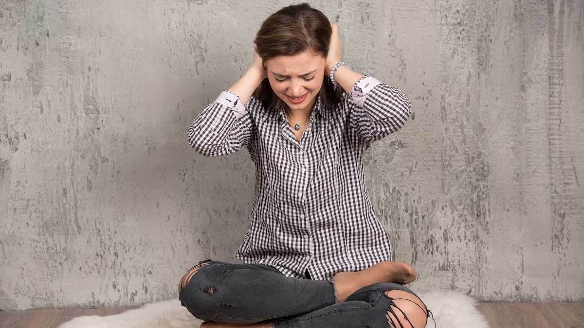 signs of depression in females