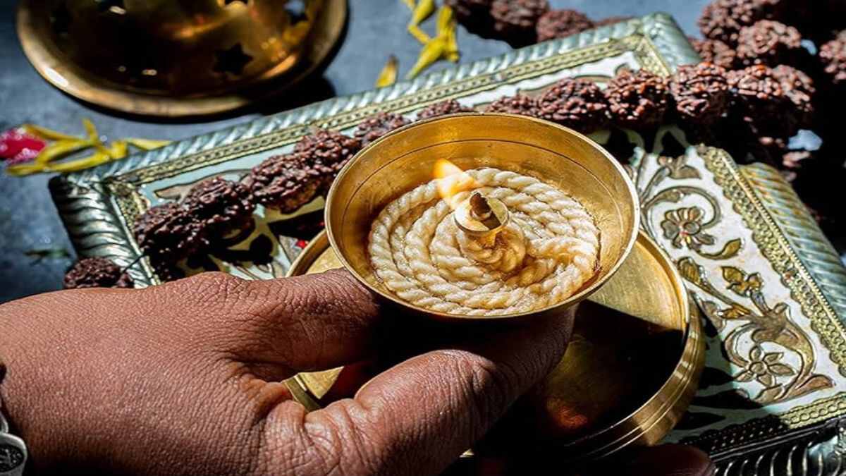 which diya should be lit on sawan somvar 