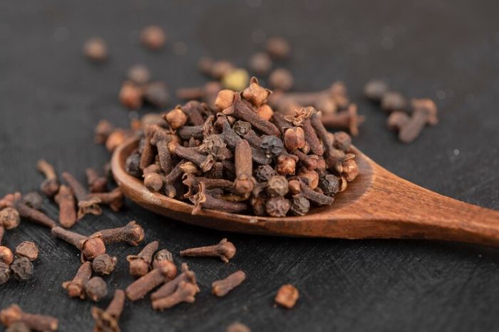 Cloves burn champor inside