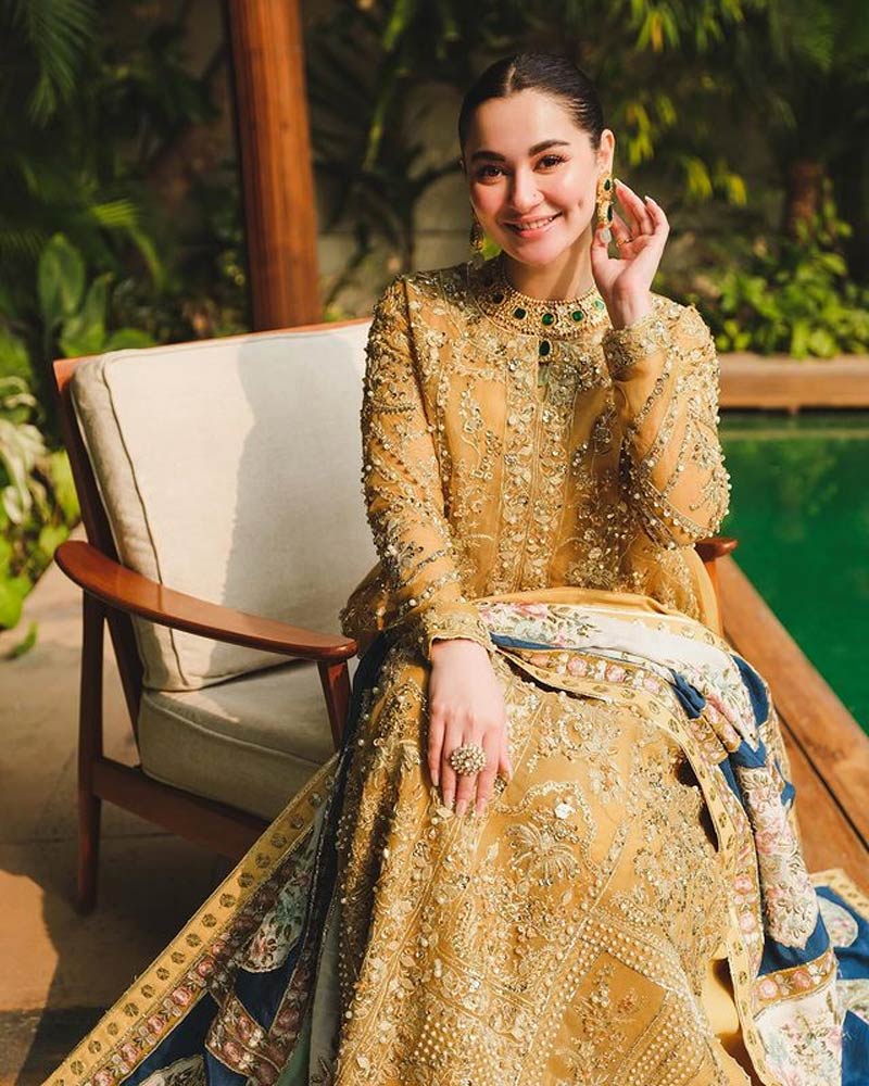 Hania Aamir’s Golden Jewellery Set