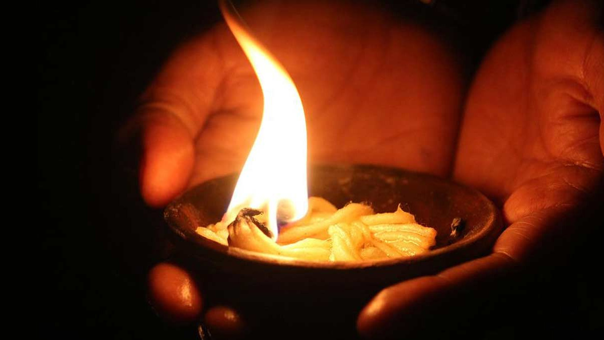 Jyeshtha Purnima  lighting lamp on these places for money benefits